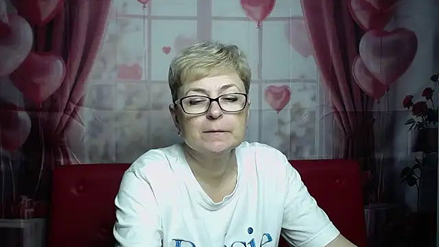 EmiliaGree stripchat live cam model