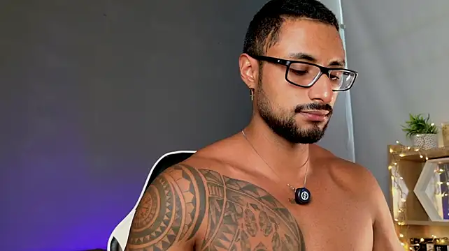LiamGarcia1 stripchat live cam model
