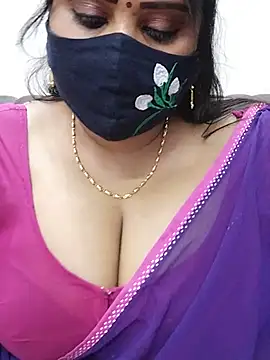 Queenflowerr stripchat live cam model