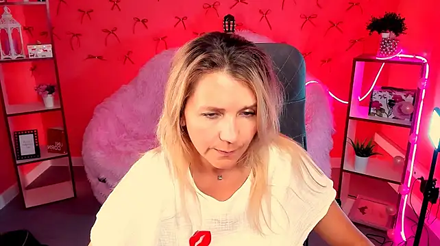 NicoleHitman stripchat live cam model