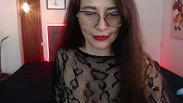 _naomi_s stripchat live cam model