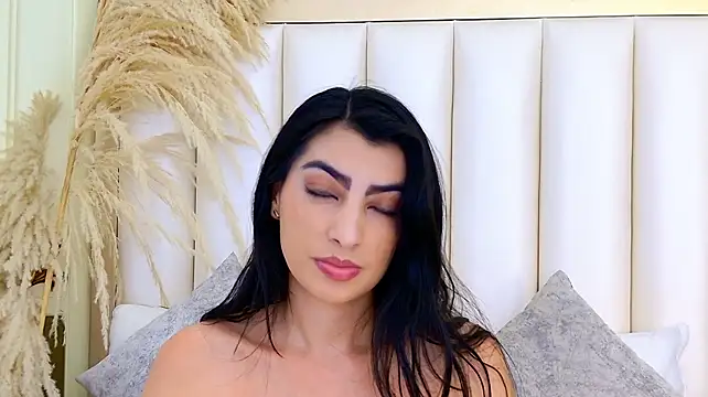 NinnaPiers stripchat live cam model