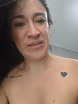 Victoria01_ stripchat live cam model