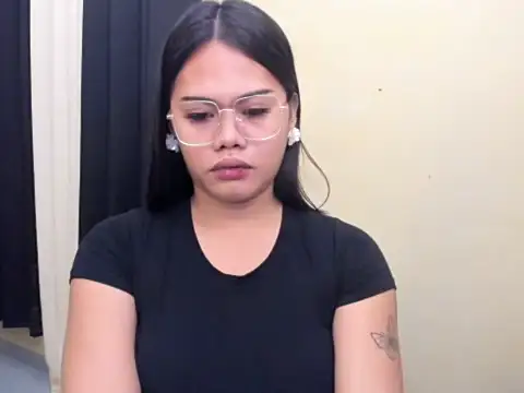 Seductive_terra stripchat live cam model