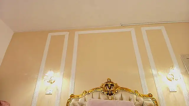 AuroraRenard stripchat live cam model