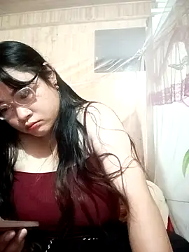 Mina2000a stripchat live cam model