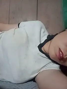 lylaanhmin stripchat live cam model