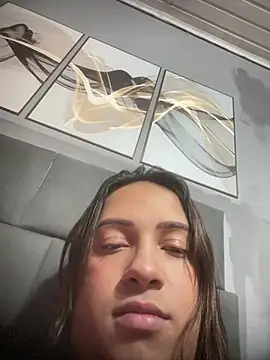 larysinha stripchat live cam model
