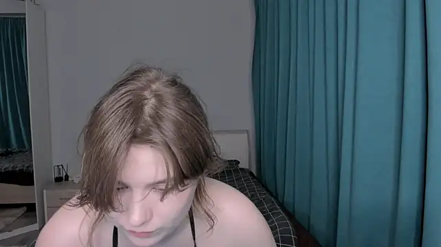 JennyHardy stripchat live cam model
