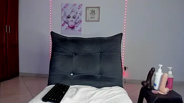 luna_dollie stripchat live cam model