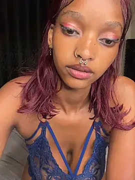 bestahadi stripchat live cam model