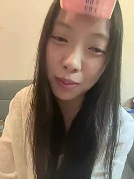 YY-1-1-1 stripchat live cam model