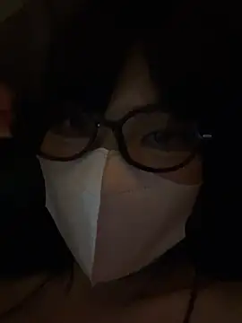UyenAn2k6 stripchat live cam model