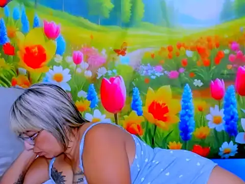 indianroxy stripchat live cam model