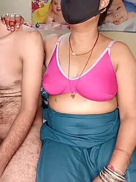 Lovly_pari stripchat live cam model