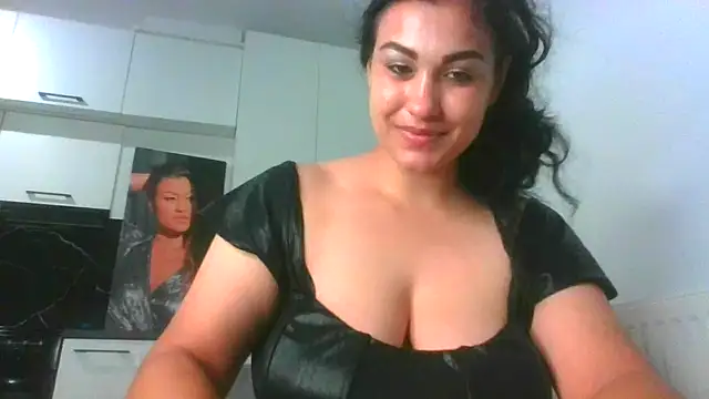 Estephanyluana stripchat live cam model