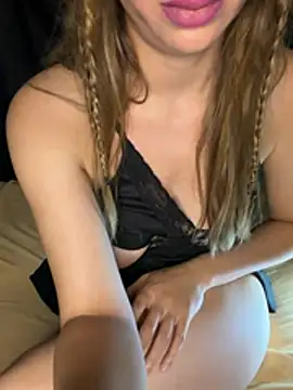 Onlywantyouu stripchat live cam model