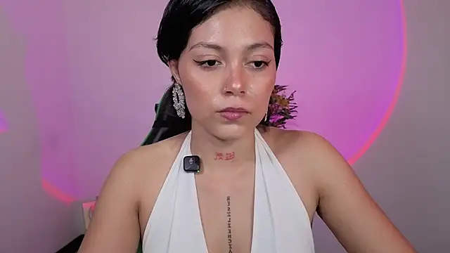 Qadeshoficial stripchat live cam model