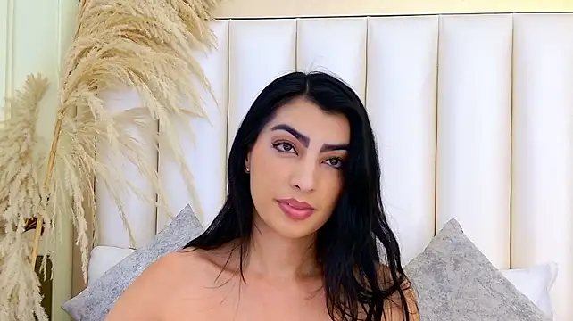NinnaPiers stripchat live cam model