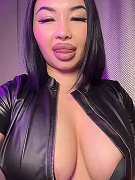 LaaadyDaaamn stripchat live cam model