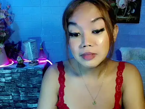 naomi_scarlet stripchat live cam model