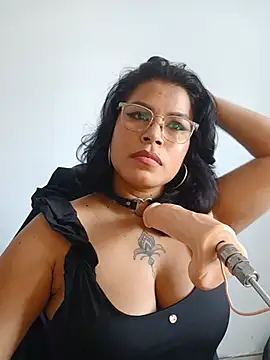 Aurorasaenz_ stripchat live cam model