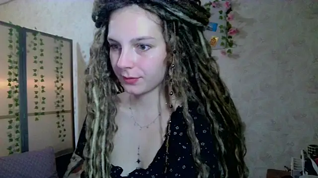 EvaShinee stripchat live cam model