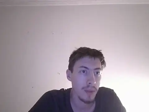 VelvetRagottiOG stripchat live cam model
