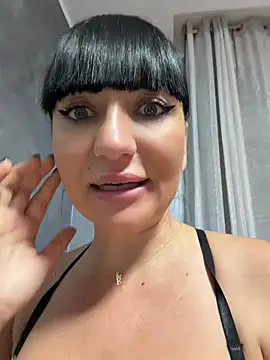 MysticCleo stripchat live cam model