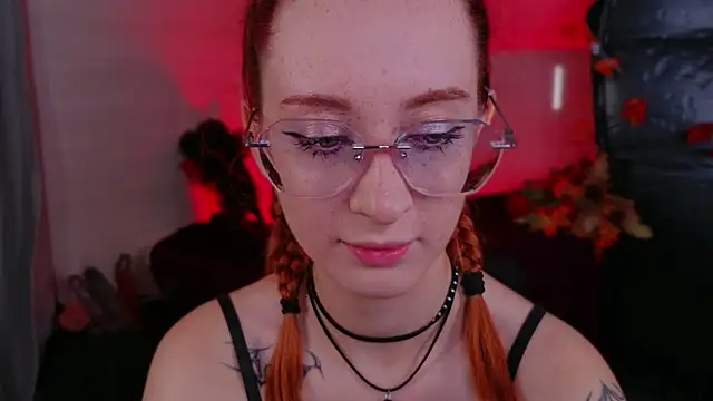 WICKEDEMBER stripchat live cam model