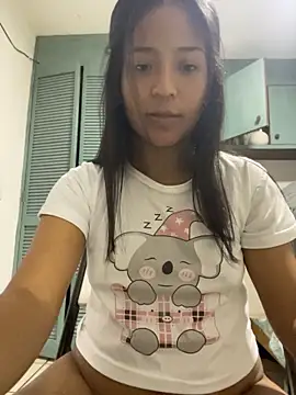 LeahBar stripchat live cam model