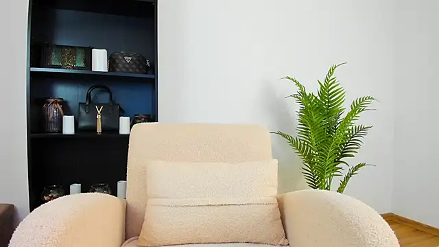 khloe_starrr stripchat live cam model
