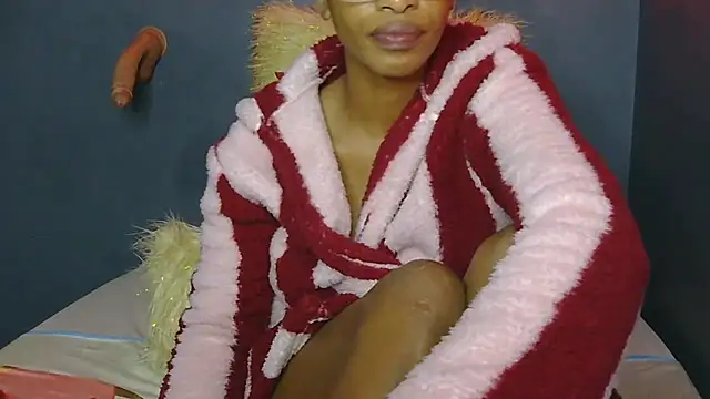 Glorilla-Petite-Cunt stripchat live cam model