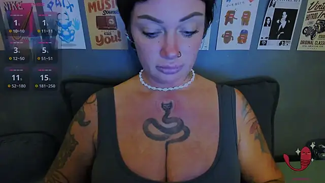 EllieOz stripchat live cam model