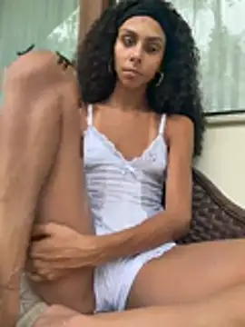 heloagreen_ stripchat live cam model