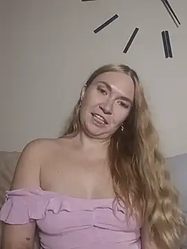 KisaVixen stripchat live cam model