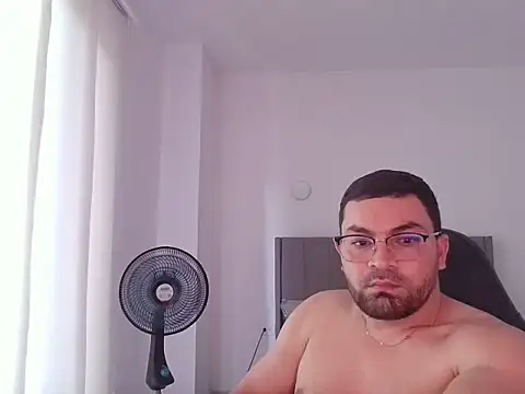 SantiGxxx33 stripchat live cam model