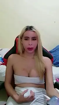 celest_yummy stripchat live cam model