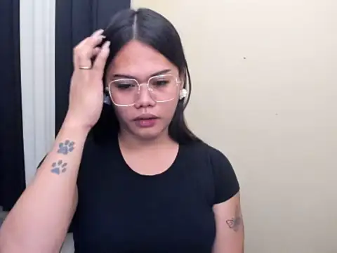 Seductive_terra stripchat live cam model