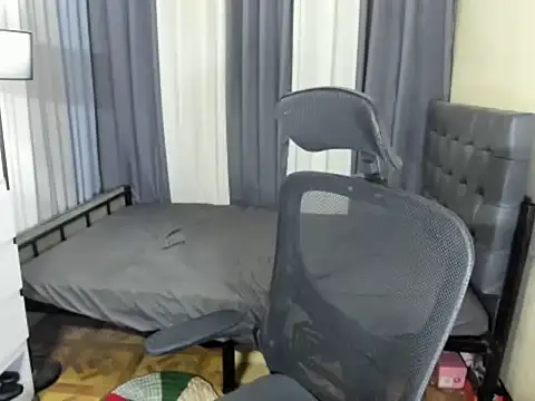 XTsUncutMargauxX stripchat live cam model