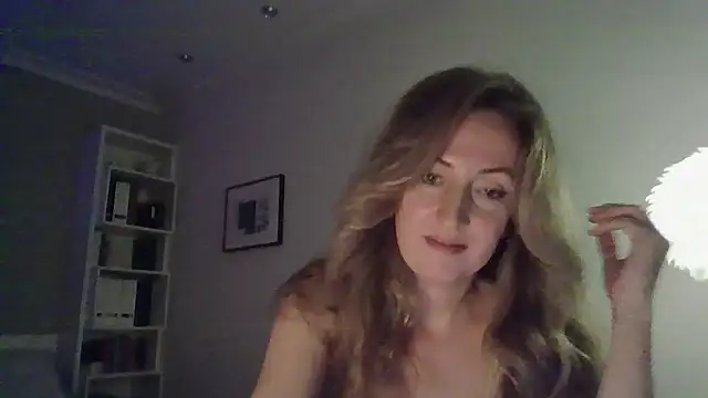 Norelleza stripchat live cam model