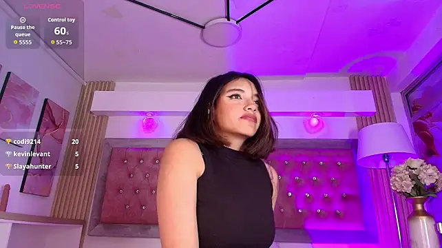 Victoria_Leiya stripchat live cam model