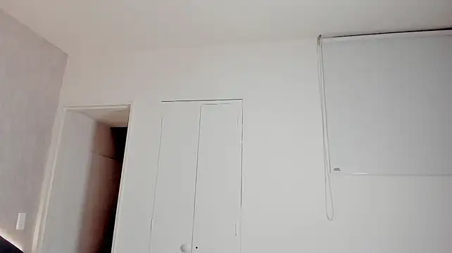 AriaLuxx stripchat live cam model
