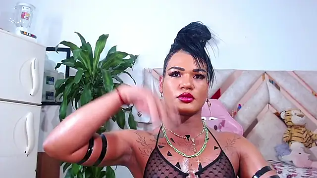 DOLL_PARTY_BIGCOCK stripchat live cam model