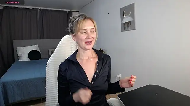 Vanessa_Nowak stripchat live cam model