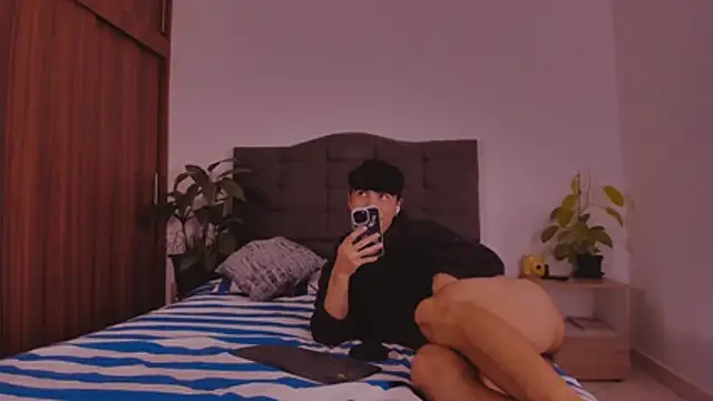2gays_1Str8 stripchat live cam model