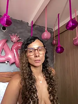 MafeeRoss stripchat live cam model