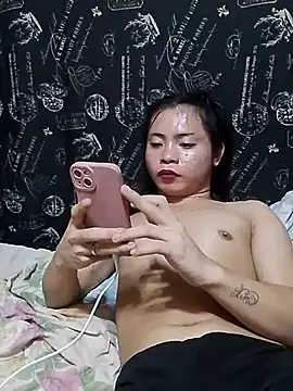 YourHotMenxie18 stripchat live cam model