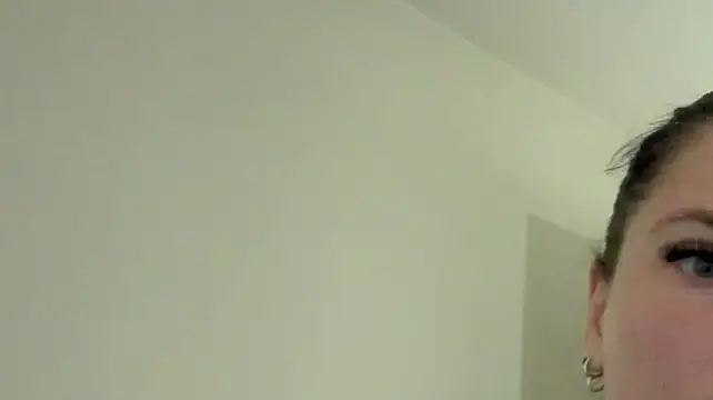 LoveLilyX stripchat live cam model