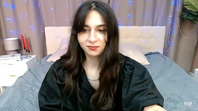 AdrianaCutes stripchat live cam model